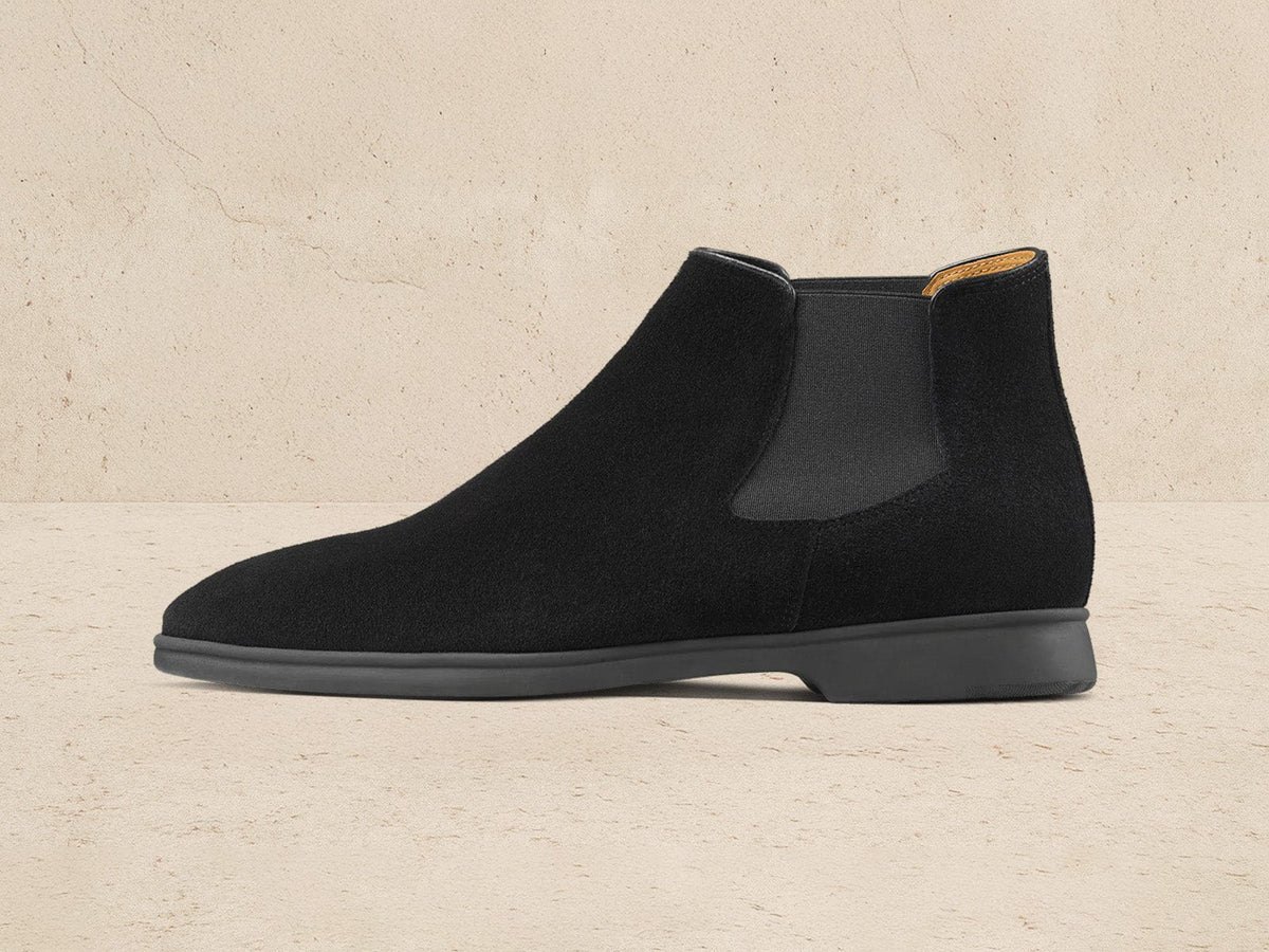 Rover Boots in Black Glove Suede Dark Sole