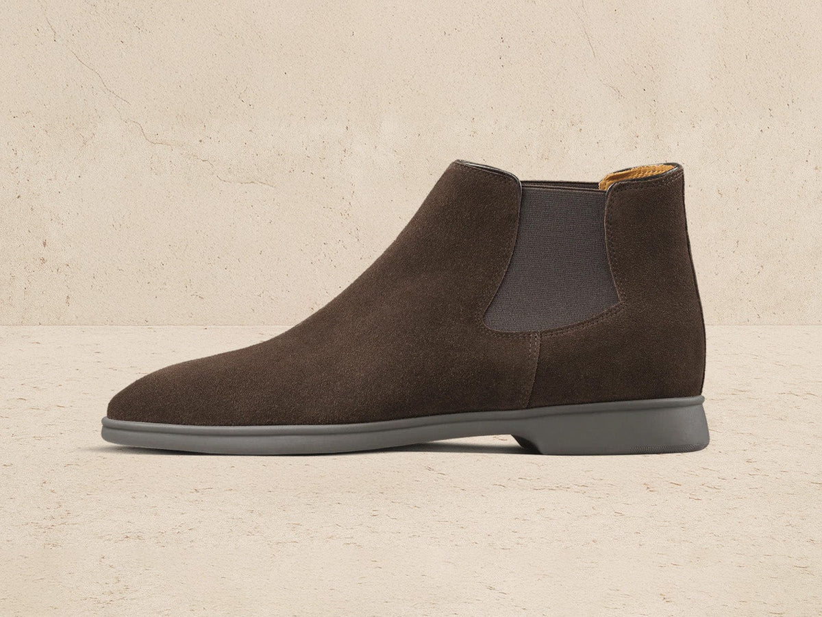 Rover Boots in Dark Brown Glove Suede Taupe Sole